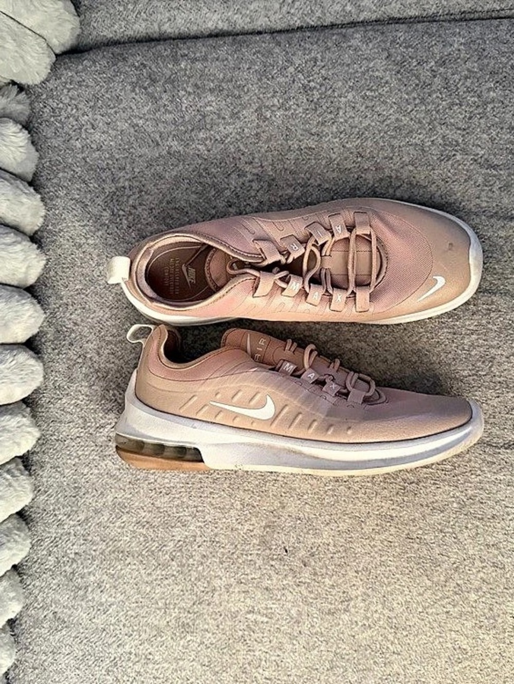 Nike Air Max Axis Light Soft Pink Women's Pink & White Athletic Shoes
